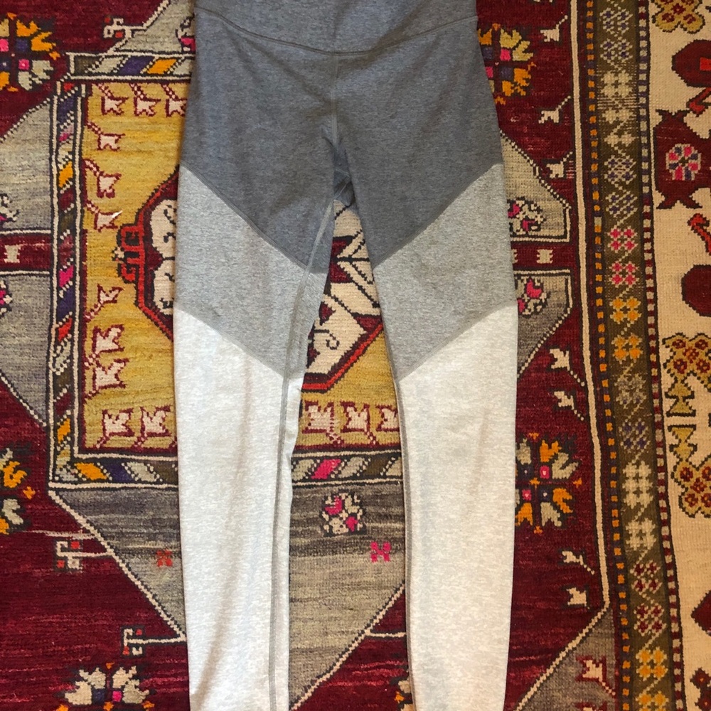 Outdoor voices warmup legging